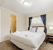 Adorable on Taylor Both Units hotel detail image 7