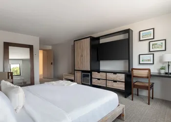 The Wave at Marblehead hotel thumbnail 3