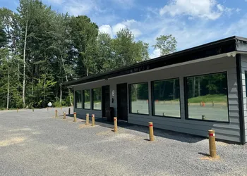 Golden Pond Cabins hotel thumbnail 2