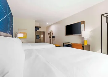 Comfort Inn & Suites Huntsville Near University hotel thumbnail 6