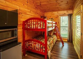 Bigfoot Lodge Room Four hotel thumbnail 8