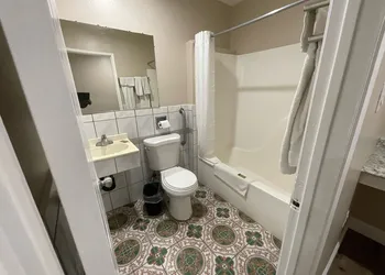 State Motel hotel thumbnail 6
