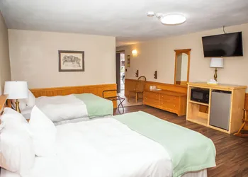 Montauk Lodge hotel thumbnail 6