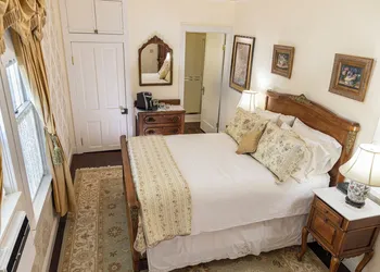 Weaverville Hotel hotel thumbnail 2