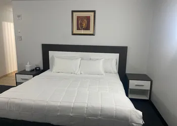 Lac House Inn hotel thumbnail 7