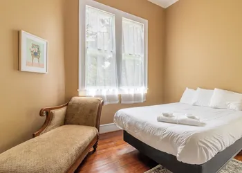 Columbus Goldfinch Mansion hotel thumbnail 3