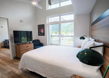 Chugach Naswik Suites hotel thumbnail 2