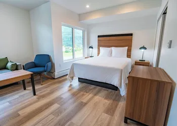 Chugach Naswik Suites hotel thumbnail 3