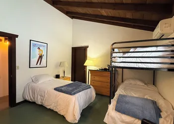 Davos Chalet hotel thumbnail 8