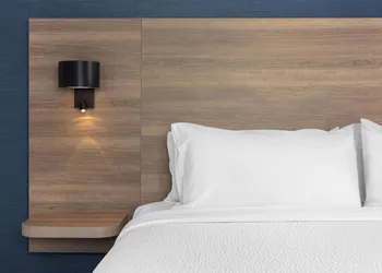 Holiday Inn Express Montreal Airport - St-Laurent by IHG hotel thumbnail 5