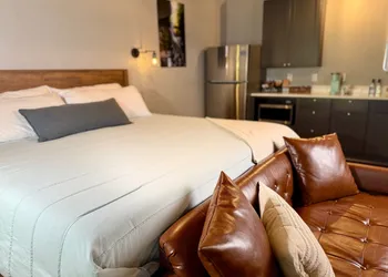 The Benjamin Hotel hotel thumbnail 3