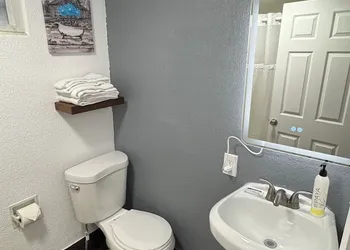 Budget Motel hotel thumbnail 4