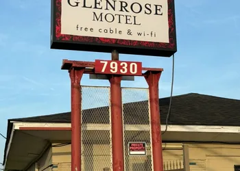Glenrose Motel hotel thumbnail 2