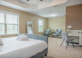 Lakeside Lodging hotel thumbnail 4