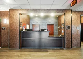 Cobblestone Hotel & Suites-Bellefontaine hotel thumbnail 8