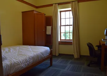 Acadia University hotel thumbnail 3