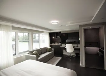 The Reid Hotel hotel thumbnail 6