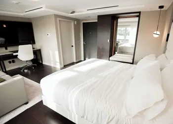 The Reid Hotel hotel thumbnail 7