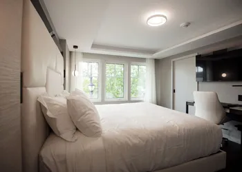 The Reid Hotel hotel thumbnail 8