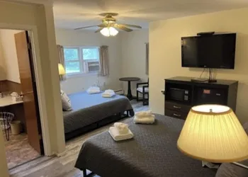 Colton Point Motel hotel thumbnail 6