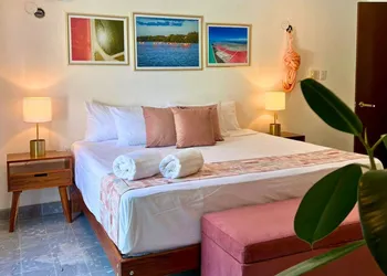 Casa Ekinox hotel thumbnail 6