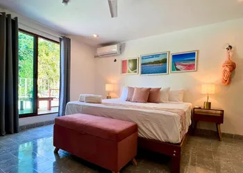 Casa Ekinox hotel thumbnail 8