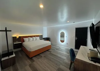 Hotel Rudra - Hollywood hotel thumbnail 6