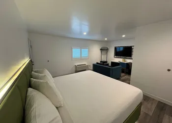 Hotel Rudra - Hollywood hotel thumbnail 7