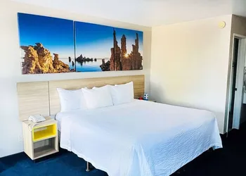 Days Inn by Wyndham Ridgecrest near China Lake Naval Station hotel thumbnail 8