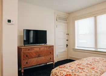 Westphalia Inn hotel thumbnail 5