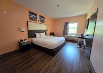 Red Lion Inn & Suites Adairsville hotel thumbnail 2