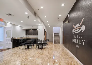 Hotel Dilley Grand hotel thumbnail 2