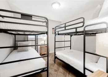 Columbia Duet Unit B hotel thumbnail 8