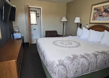A Bridge View Inn hotel thumbnail 2