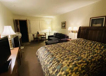English River Inn hotel thumbnail 6