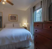 Moore House Inn & Cabins hotel detail image 3