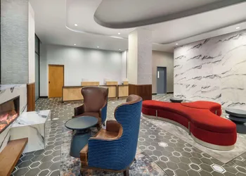 DoubleTree by Hilton Long Island City, NY hotel thumbnail 2