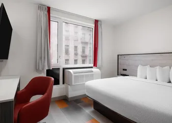 Ramada By Wyndham Brooklyn Near Flatbush hotel thumbnail 3