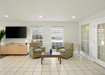 Rodeway Inn Garland Harbor Point hotel thumbnail 2