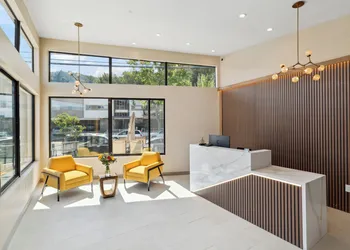 The Evergreen hotel thumbnail 4