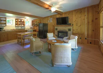 Dune Climb Inn hotel thumbnail 2
