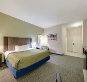 Quality Inn & Suites Ardmore hotel detail image 7