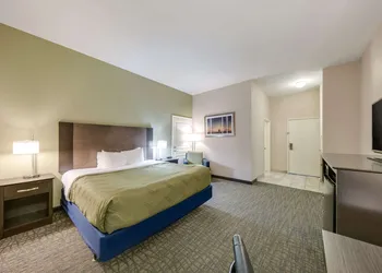 Quality Inn & Suites Ardmore hotel thumbnail 7