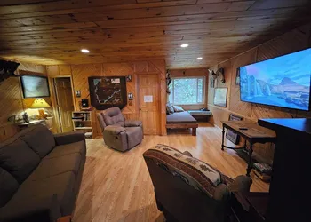 Timber Trail Lodge hotel thumbnail 3