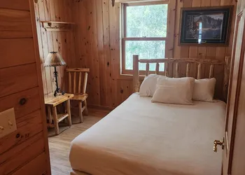Timber Trail Lodge hotel thumbnail 6