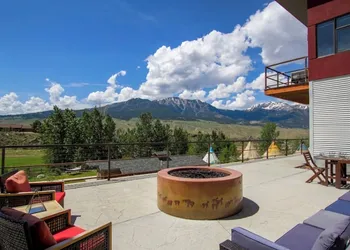 Yellowstone Tipis hotel thumbnail 7