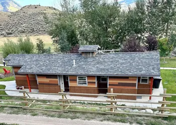 Yellowstone Tipis hotel thumbnail 8
