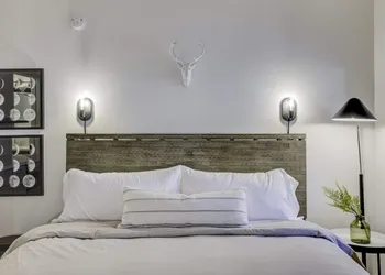 South Lake Chalet hotel thumbnail 7