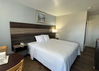 Ritz Motel hotel thumbnail 6