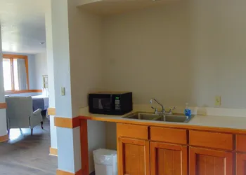 Roaring River State Park hotel thumbnail 7